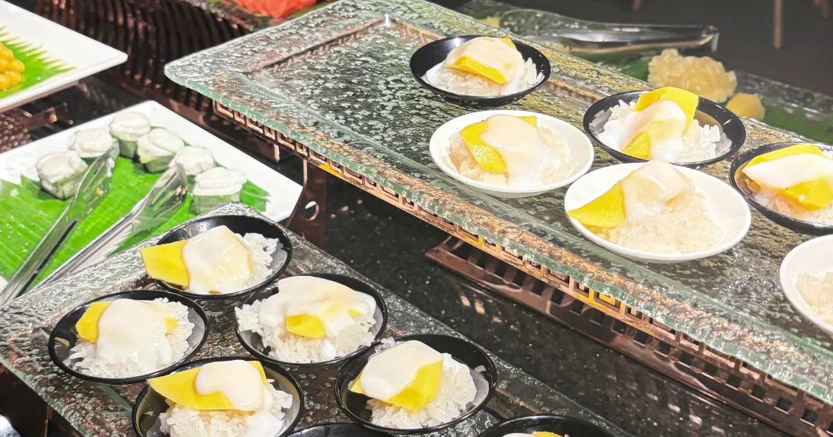 เมนูข้าวเหนียวมะม่วงบนเรือสำราญบางกอกเจ้าพระยา ครูซ